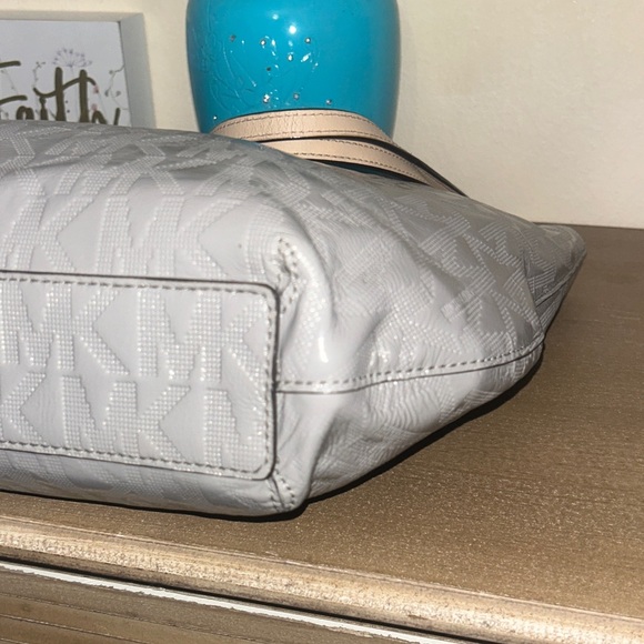 Michael Kors Jet Set Chain Tote EUC - Picture 7 of 12